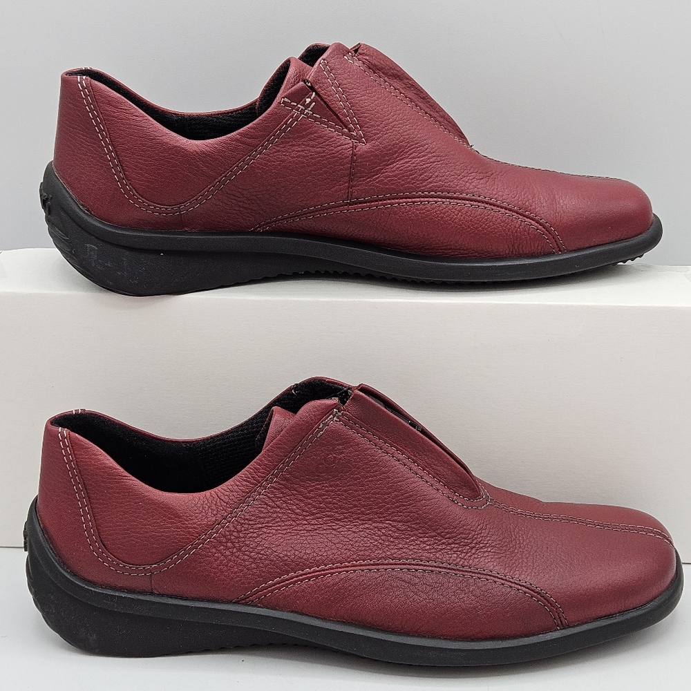 ECCO Slip on Loafers Zip Front Shoes RED SOFT LEATHER Latex Soles Sz 5.5